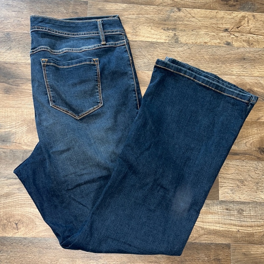 Torrid luxe slim boot cut jeans size 18 short
